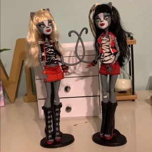 Monster High Dolls: Meowlody and Purrsephone